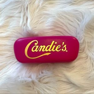 Candie’s hot pink and gold eyeglasses case in excellent used condition